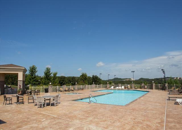 Personal Getaway. Golf Resort Gem. Great Location! Бренсън Екстериор снимка